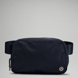 NWT Lululemon True Navy Everywhere Belt Bag